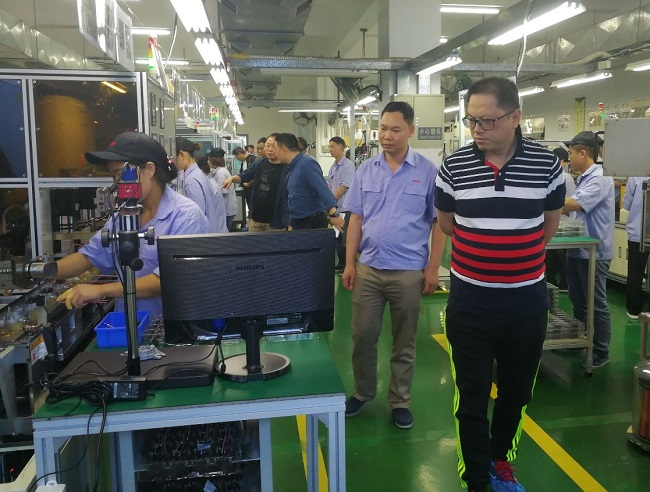 杨明董事长一行到深圳分公司调研